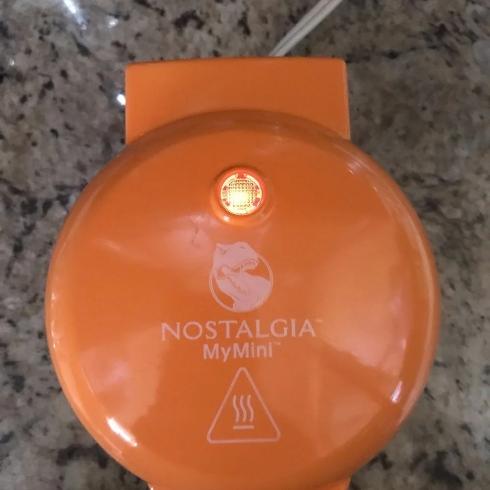 Dinosaur waffle maker